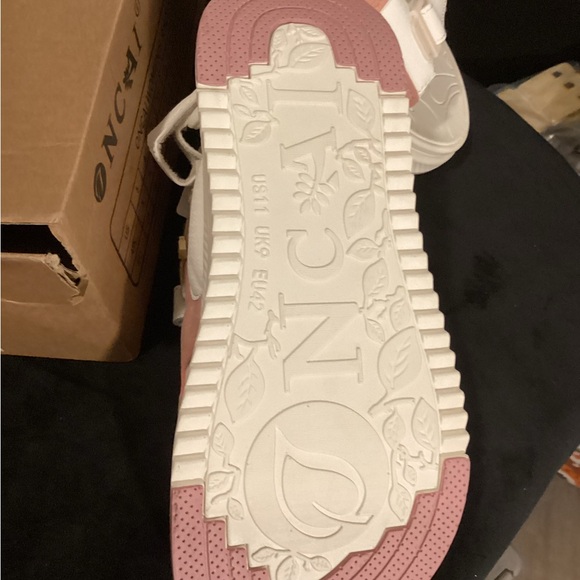 NWT Women’s hiking sandals with arch support  Size11  Pink/white - Picture 5 of 6